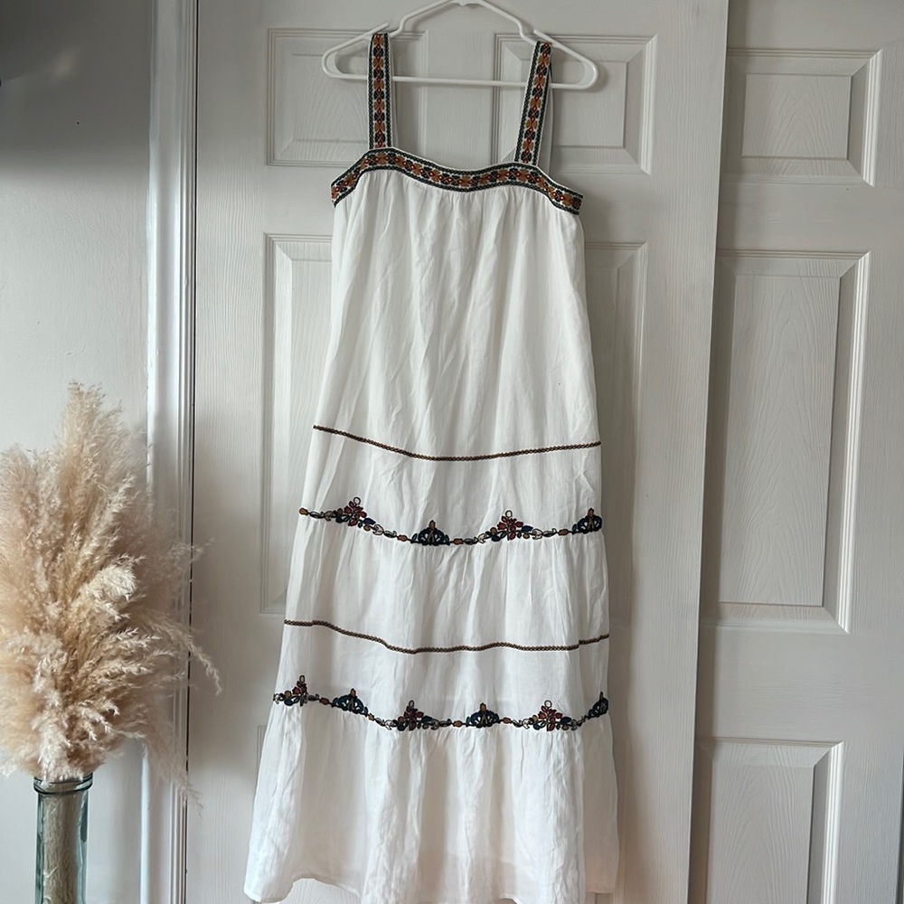 velvet by Graham & Spencer white with embroidered dress